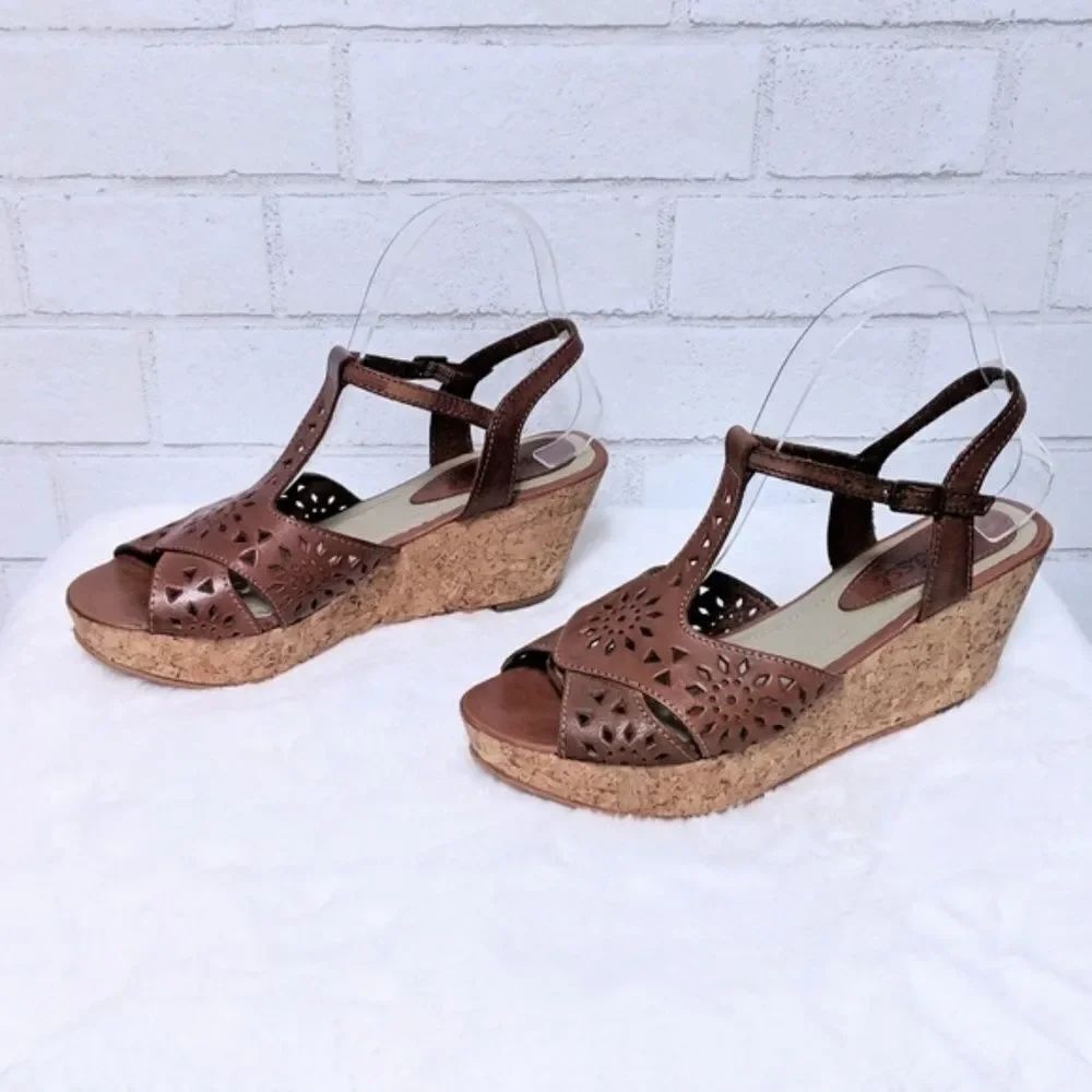 MATISSE Laser Cut Platform Wedge Sandals 8 - Picture 4 of 9